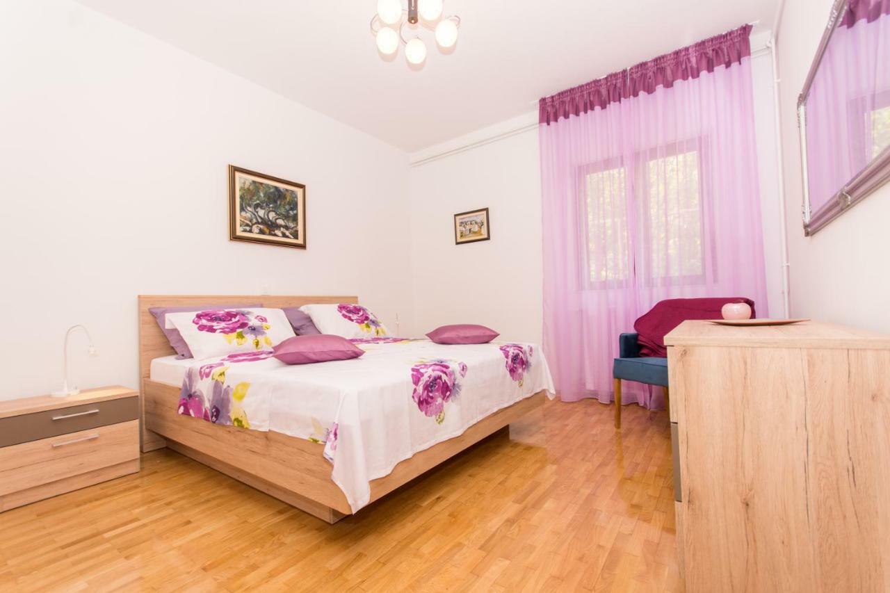 Holiday Home Ruzmarin Traù Esterno foto